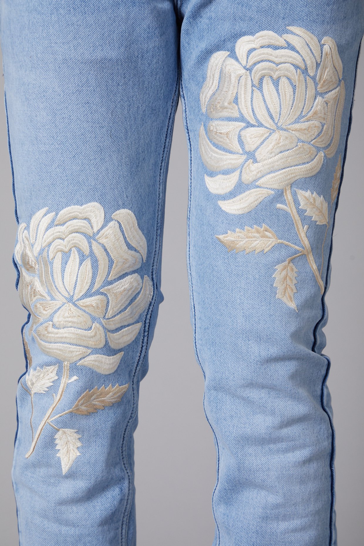 🎀 Suko Jeans Blue Denim White Floral Embroidery